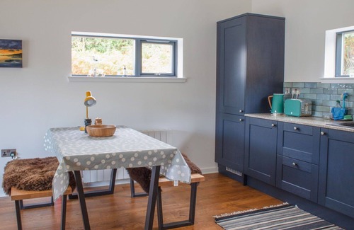 Breakish House | Beautiful private villa for 2 people with WIFI, TV, terrace and pets allowed