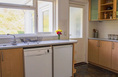 Portree House | Beautiful private villa for 4 guests with WIFI, TV, patio and parking