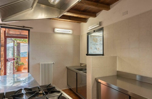 Villa Viani House | Beautiful private villa for 8 guests with WIFI, terrace, pets allowed and parking