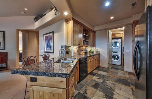 Santa Clara House | Beautiful Private Patio Views Entrada Gated Community Near Bike Trails
