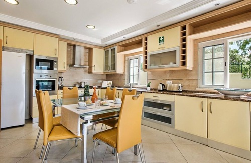 Pata de Cima Villa | Beautiful private villa for 12 guests with private pool, A/C, WIFI, TV, terrace and panoramic view