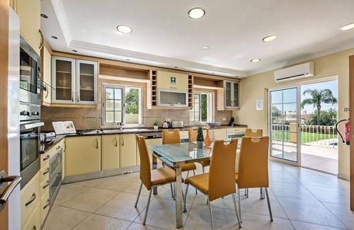 Pata de Cima Villa | Beautiful private villa for 12 guests with private pool, A/C, WIFI, TV, terrace and panoramic view