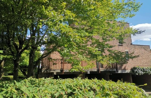 Cergy House | Beautiful private room homestay Cergy near greenery