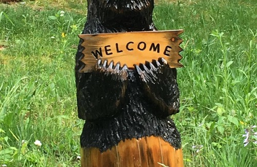 Marion Cabin | Beautiful Private Log Cabin Nestled In A Gated Community With Mountain Views.