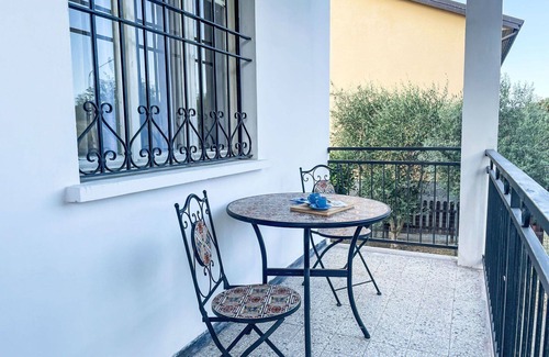 Quattordio House | Beautiful private villa for 2 people with private pool, WIFI, patio, pets allowed and parking