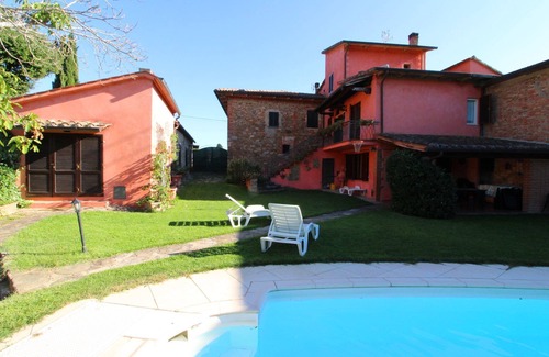 Lucignano Villa | Beautiful private villa for 12 people with private pool, WIFI and TV