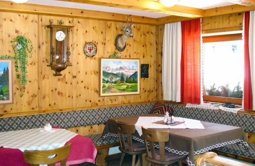 Soelden Villa | Beautiful private villa for 16 people with WIFI, TV, terrace, pets allowed and parking