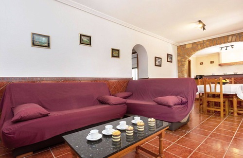 Peniscola Villa | Beautiful private villa for 5 guests with WIFI, TV, patio, pets allowed and parking