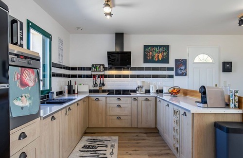 Guimaec House | Beautiful private villa for 6 people with WIFI, private pool, TV, terrace and pets allowed