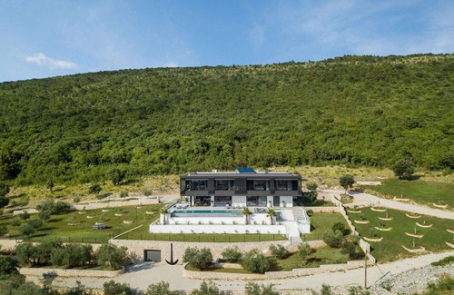 Brovinje Villa | Beautiful private villa with hot tub, private pool, A/C, WIFI, TV, terrace and panoramic view