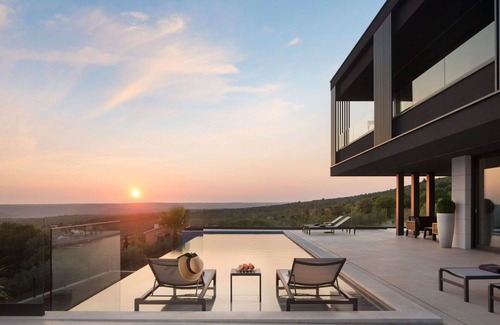 Brovinje Villa | Beautiful private villa with hot tub, private pool, A/C, WIFI, TV, terrace and panoramic view