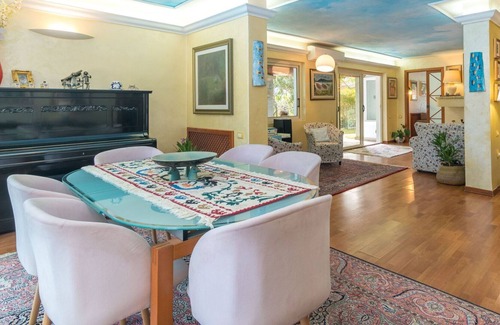 Torre di Bari Villa | Beautiful private villa for 8 guests with hot tub, A/C, WIFI, private pool, TV, patio and parking