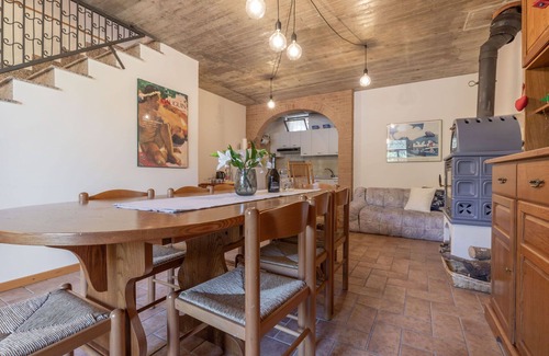 Bolognola House | Beautiful private villa for 8 guests with WIFI, TV, balcony, pets allowed and panoramic view