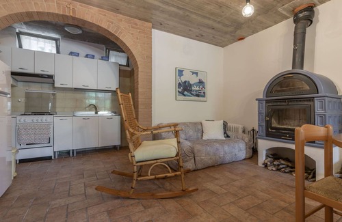 Bolognola House | Beautiful private villa for 8 guests with WIFI, TV, balcony, pets allowed and panoramic view