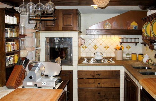 Corsanico Villa | Beautiful private villa with private pool, A/C, WIFI, TV, patio, pets allowed and parking