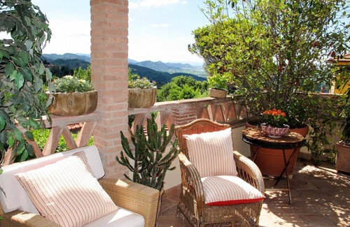 Corsanico Villa | Beautiful private villa with private pool, A/C, WIFI, TV, patio, pets allowed and parking