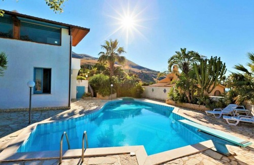 Valderice Villa | Beautiful private villa with hot tub, WIFI, A/C, private pool, TV, terrace and panoramic view