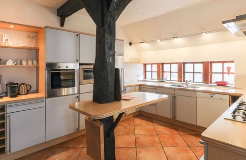 Steinau Villa | Beautiful private villa for 8 guests with WIFI, pool, TV, pets allowed and parking
