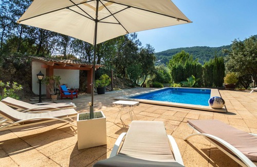 Urbanitzacio Es Verger House | Beautiful private villa for 8 people with A/C, WIFI, private pool, TV, patio and panoramic view