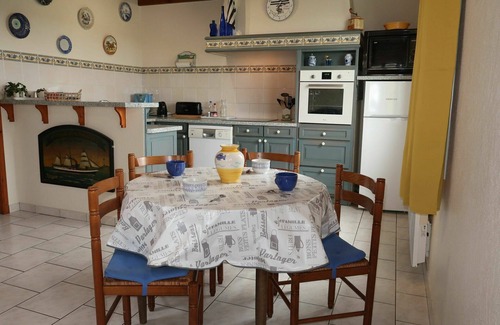 Primelin House | Beautiful private villa for 2 people with TV, terrace and parking