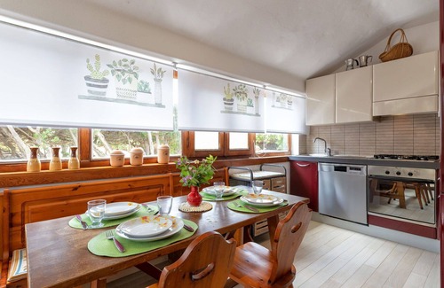 Portobello House | Beautiful private villa for 6 people with WIFI, A/C, TV, patio and pets allowed
