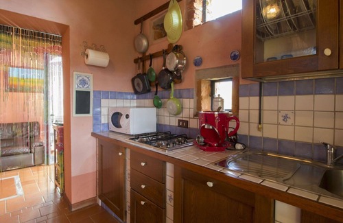 Laterina Villa | Beautiful private villa with WIFI, pool, TV, patio, pets allowed and parking, close to Arezzo