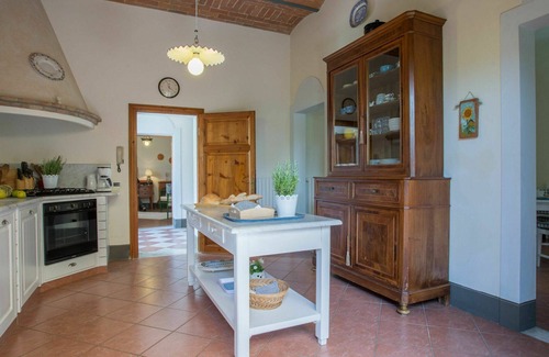 Fabbrica Villa | Beautiful private villa with private pool, WIFI, A/C, TV, terrace, pets allowed and panoramic view