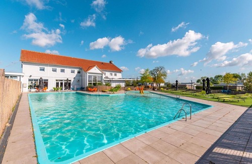 Nunspeet House | Beautiful private villa for 4 guests with pool, WIFI, TV, terrace and parking