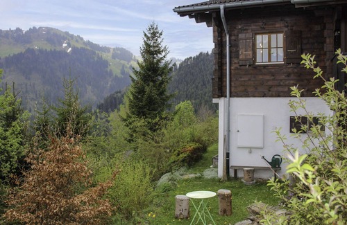 Moleson House | Beautiful private villa with WIFI, TV, terrace, pets allowed, panoramic view and parking