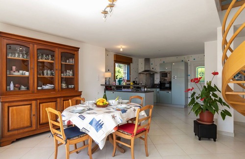 Pleumeur-Bodou House | Beautiful private villa for 4 guests with WIFI, TV, terrace, pets allowed and parking