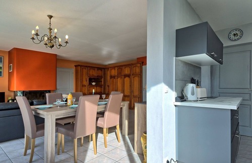 Penvins House | Beautiful private villa for 6 people with WIFI, TV, terrace and pets allowed