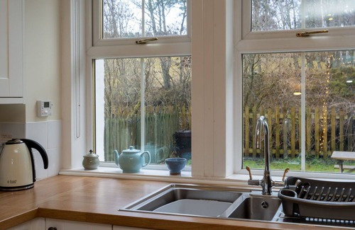 Alvie House | Beautiful private villa for 8 people with WIFI, TV, patio, pets allowed and parking