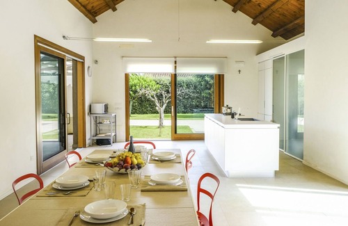 Marsala Villa | Beautiful private villa for 9 people with WIFI, A/C, private pool and TV