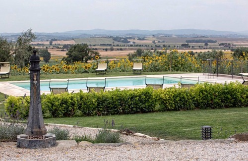 Cortona Villa | Beautiful private villa for 10 guests with private pool, WIFI, A/C and TV, close to Cortona