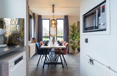 Ewijk House | Beautiful private villa for 6 people with pool, WIFI, hot tub, TV and pets allowed