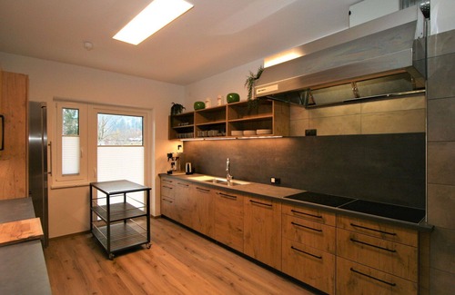 Fuegenberg House | Beautiful private villa for 25 guests with WIFI, TV, balcony and pets allowed