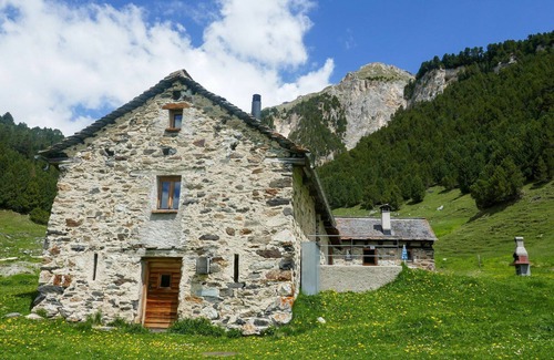 Blenio House | Beautiful private villa for 6 people with pets allowed, panoramic view and parking