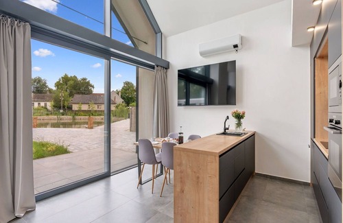 Dolni Laz House | Beautiful private villa for 6 guests with WIFI, hot tub, A/C, TV, terrace, pets allowed and park.