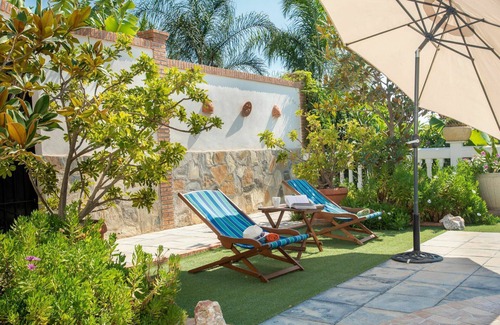 Motril House | Beautiful private villa for 5 people with private pool, A/C, WIFI, TV, terrace and pets allowed