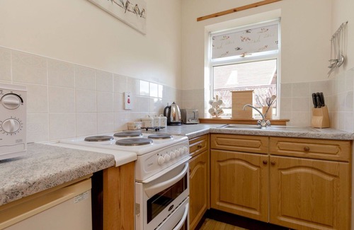 Maybole House | Beautiful private villa for 4 guests with WIFI and TV