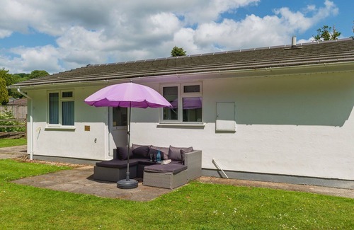 Liskeard House | Beautiful private villa for 4 people with WIFI, TV and patio
