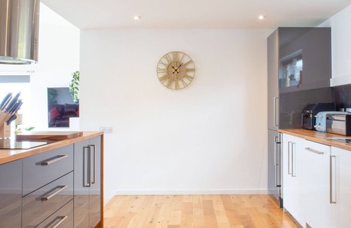 Stein House | Beautiful private villa for 6 guests with WIFI, TV, terrace, pets allowed and parking
