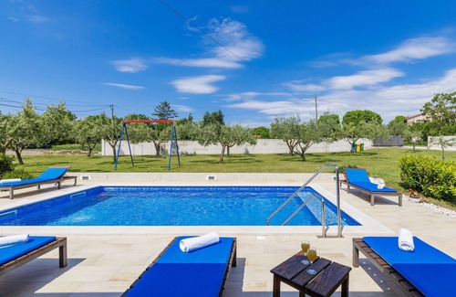 Filipana House | Beautiful private villa for 6 guests with private pool, A/C, WIFI, TV and terrace