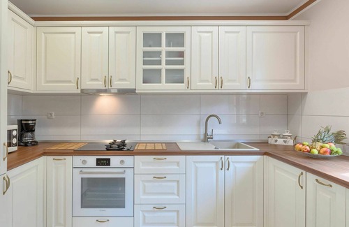 Vadediji House | Beautiful private villa for 5 people with WIFI, A/C, private pool, TV, terrace and parking