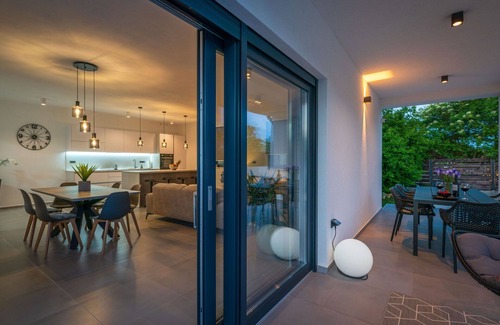Filipana House | Beautiful private villa for 6 guests with private pool, WIFI, A/C, TV and terrace
