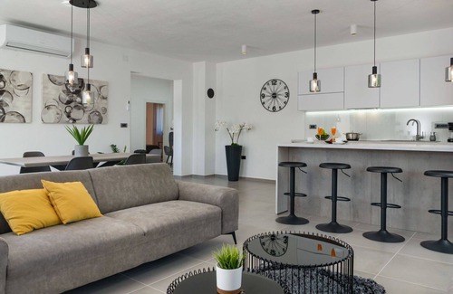 Filipana House | Beautiful private villa for 6 guests with private pool, WIFI, A/C, TV and terrace