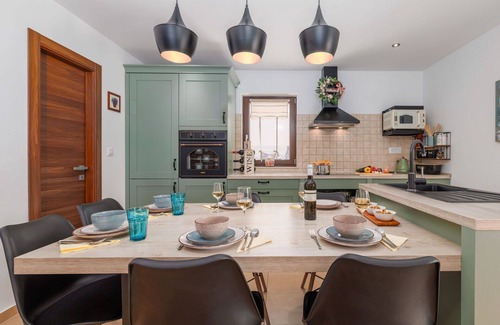 Sveti Ivan Dobrinjski House | Beautiful private villa with private pool, A/C, WIFI, TV, terrace, pets allowed and parking