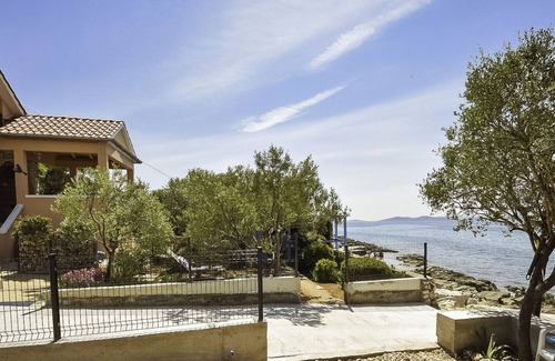 Dobropoljana House | Beautiful private villa for 6 guests with WIFI, TV, terrace and parking