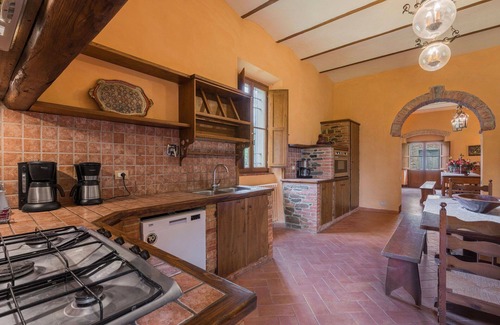Bucine Villa | Beautiful private villa with WIFI, private pool, A/C, patio, pets allowed and panoramic view