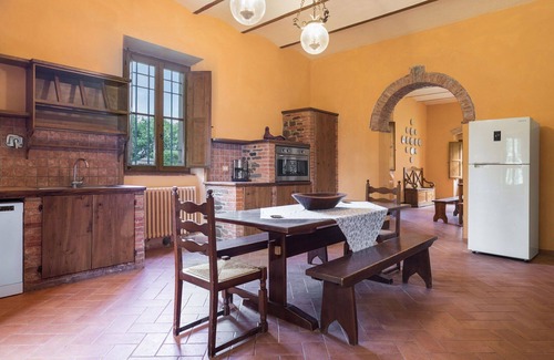 Bucine Villa | Beautiful private villa with WIFI, private pool, A/C, patio, pets allowed and panoramic view